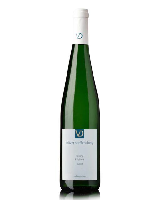 The Wolfer Goldgrube Riesling Auslese 2019 Vollenweider offers tropical fruit on the nose. Great presence in the mouth, bright and intense. Good presence of botrytis, highlighted by apricot aromas.